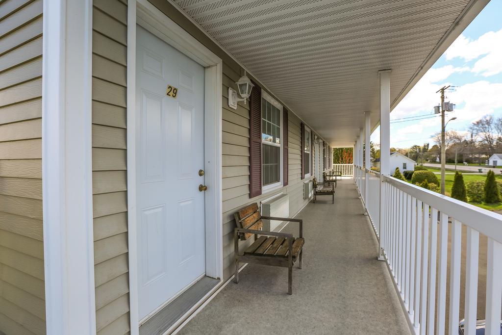 Airport Inn Fredericton Eksteriør billede