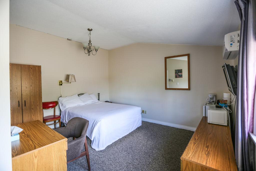 Airport Inn Fredericton Eksteriør billede