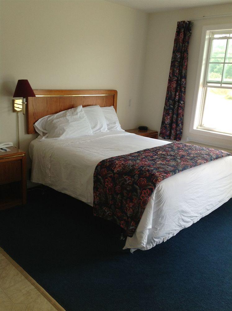 Airport Inn Fredericton Eksteriør billede